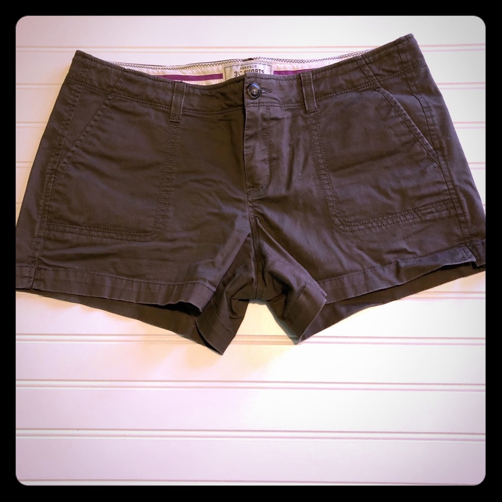 Brown target shorts